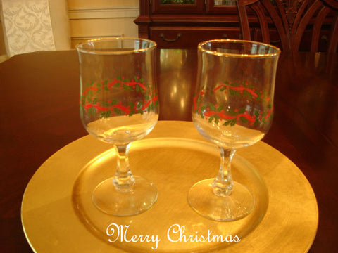 Holly Vine Christmas Wine Glass Set - FayZen's Kreations