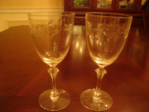 Engraved Vine Design Crystal Wine Glasses with Decorative Stem - FayZen's Kreations